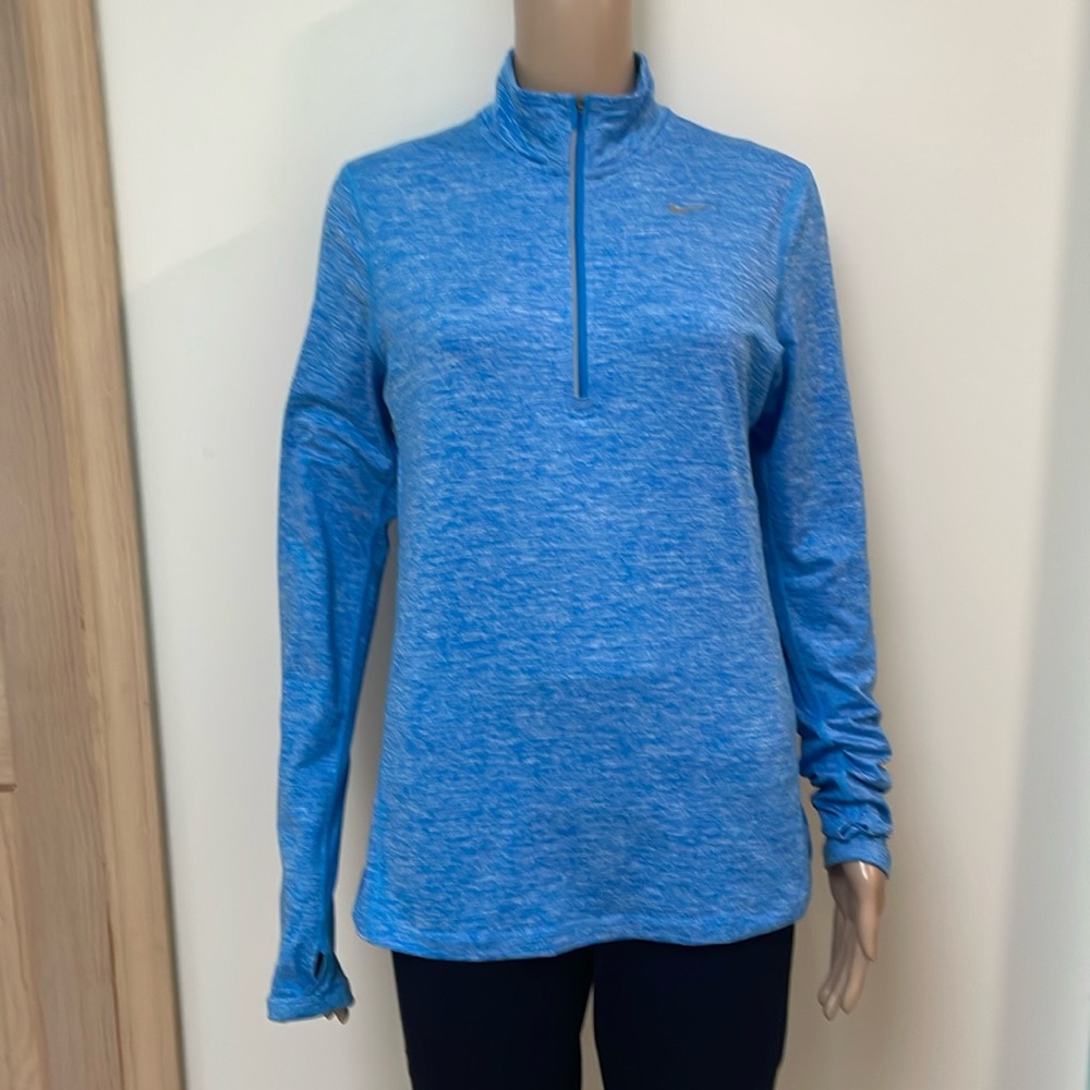 Nike woman’s small top running long sleeve Dri-fit